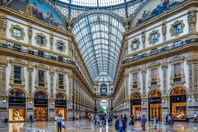 Milano Walking Tour with Audio and Written Guide by a Local - Duomo di Milano: the big ticket moment (and why the time matters)