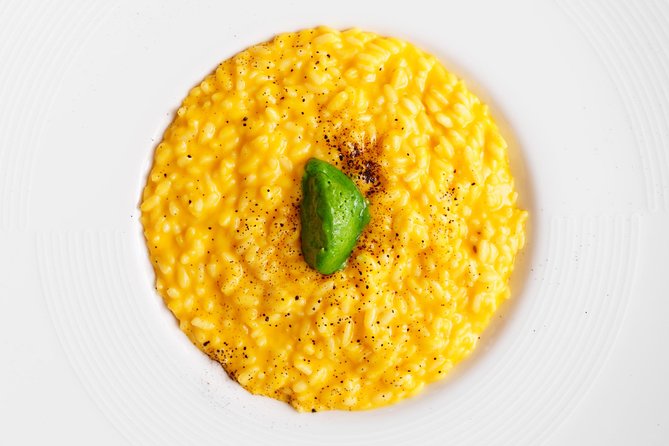 Natural Food & Wine in Milanese Home - Eat with Locals! - Entering the Via Washington Apartment: A Milan That Feels Lived-In