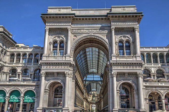 Private 4-Hour Walking Tour of Milan with private official tour guide - Piazza del Duomo: your breathing space (and a free win)