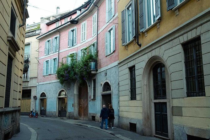 Private Milan Street Photography Walking Tour with an Artist - Darsena to Navigli Canals: old port, then reflections on water