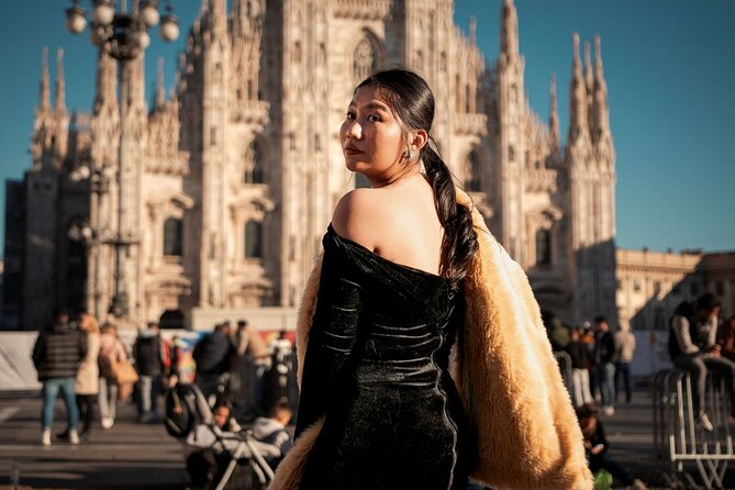 Private Professional Photoshoot at Milan Duomo - Price and value: $100.82 for up to 8 people