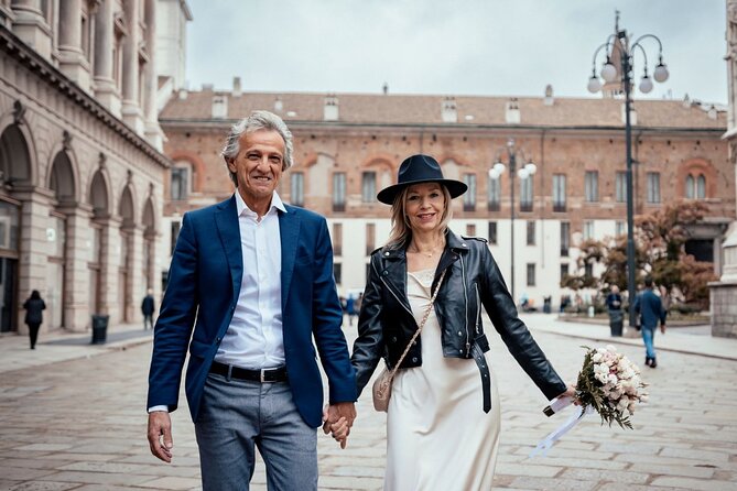 Private Professional Photoshoot at Milan Duomo - Finding the meeting point near McDonald’s DuomoPassaggio