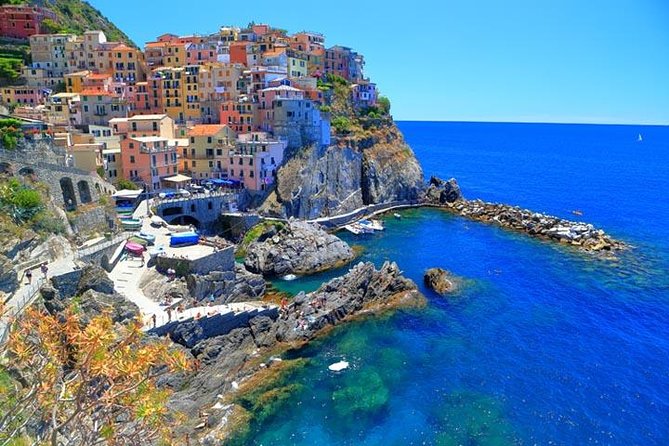 Private Tour of the Cinque Terre from Milan - Manarola: The Village for the Best Photo Angles