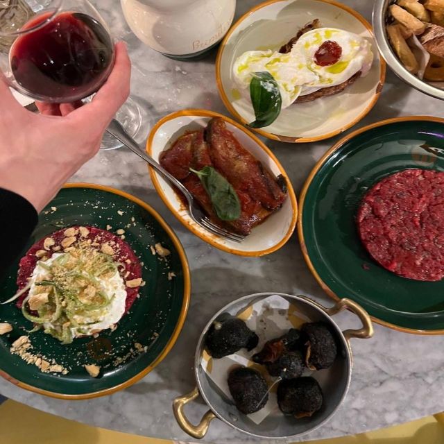 Secret Food Tours Milan - The route logic: how Navigli and the Duomo end up connected