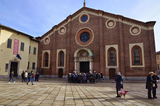 Skip the Line: Essential Milan Tour Including Da Vinci's 'The Last Supper' - Piazza Del Duomo: what you’ll see (and what you won’t)