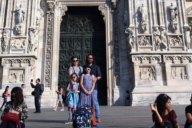 Skip the Line: Milan Duomo and Rooftop Tour for Kids and Families - Starting in Piazza del Duomo: the doorway that pulls kids in