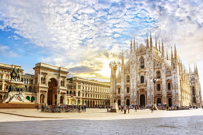 Sky-High Delights: Duomo Tour with Rooftop Adventure! - Milan’s Duomo in One Hour: What This Tour Delivers