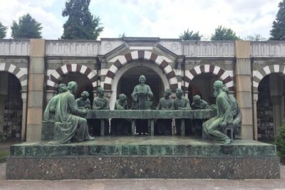 The Monumental Cemetery of Milan: Discover the Unexpected - Where you meet in Milan (and how to avoid a stressful start)