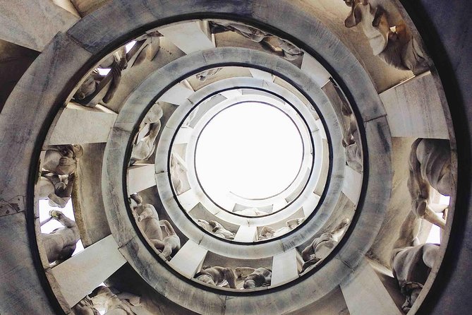 The Monumental Cemetery of Milan guided experience - A cemetery that plays like architecture and theatre